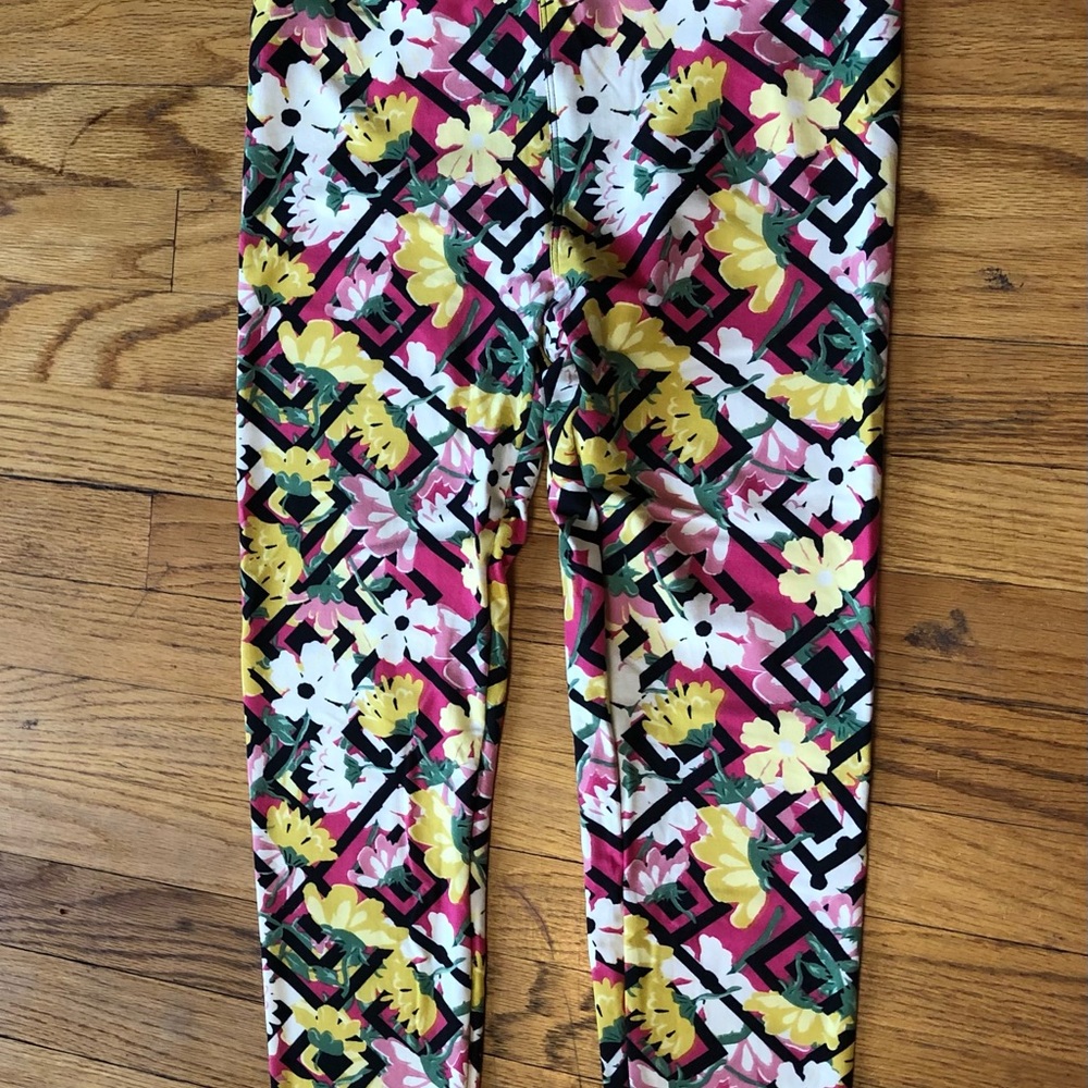 Fun Floral Lularoe OS Leggings